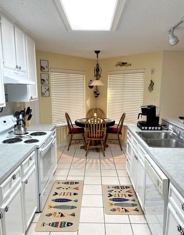 440  Watts, Canyon Lake, TX 78133 — photo 2