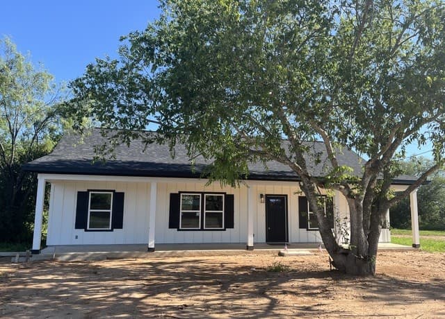 215 County Road 1614, Moore, TX 78057 — photo 5