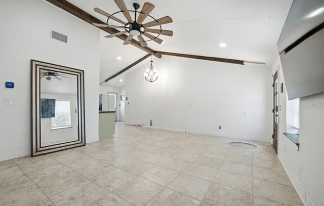 909  County Road 669, Devine, TX 78016 — photo 10
