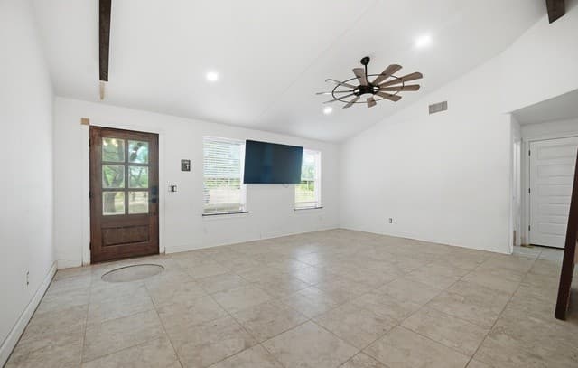 909  County Road 669, Devine, TX 78016 — photo 12