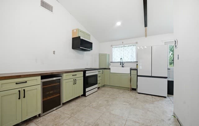 909  County Road 669, Devine, TX 78016 — photo 13