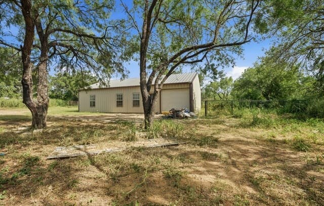 909  County Road 669, Devine, TX 78016 — photo 3