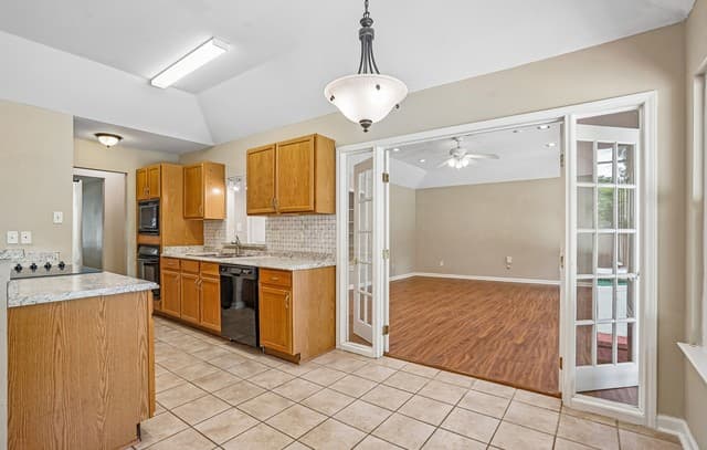 11914  Briarpath St, San Antonio, TX 78249 — photo 7
