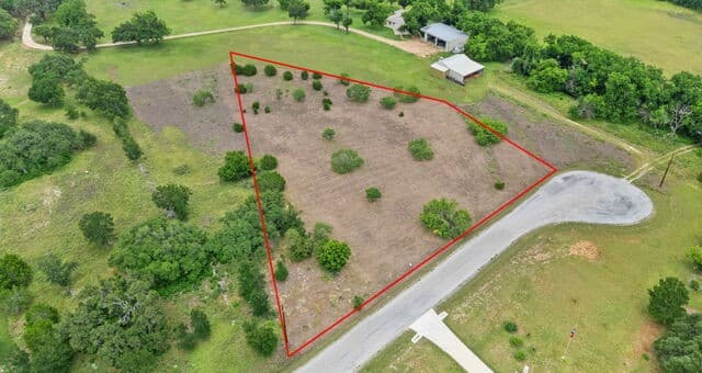 128  Rio Grande Dr, Blanco, TX 78606 — photo 2