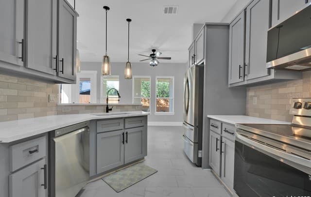 1363  Canyon Edge, Canyon Lake, TX 78133 — photo 5