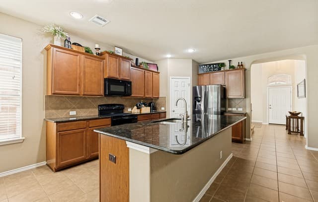 829  Marbella, Cibolo, TX 78108 — photo 10