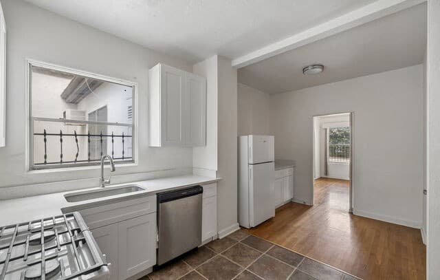 326 E Mistletoe Ave, San Antonio, TX 78212 — photo 8