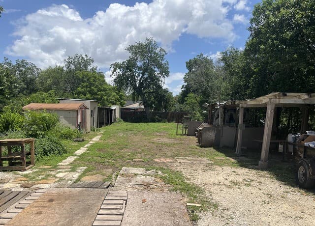 205 E White, San Antonio, TX 78214 — photo 11