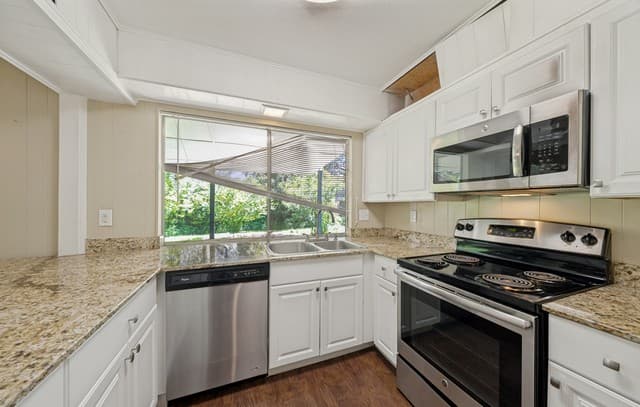 10911 Whispering Wind St, San Antonio, TX 78230 — photo 10