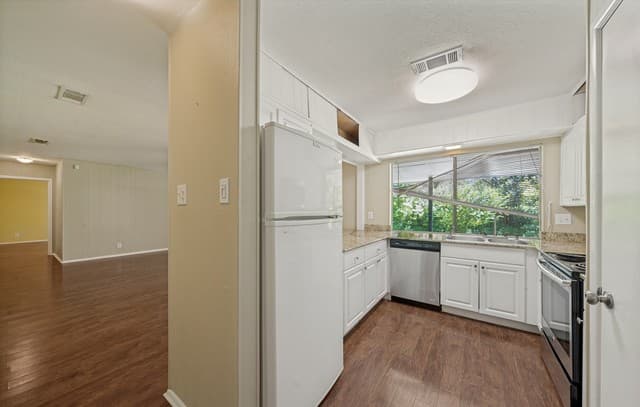 10911 Whispering Wind St, San Antonio, TX 78230 — photo 12
