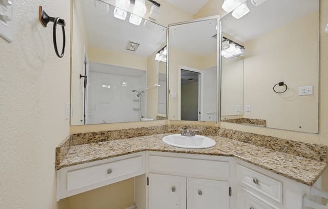 10911 Whispering Wind St, San Antonio, TX 78230 — photo 18