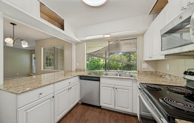 10911 Whispering Wind St, San Antonio, TX 78230 — photo 9