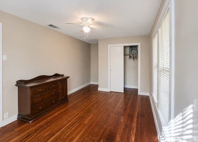 1106  Palm, Jourdanton, TX 78026 — photo 3