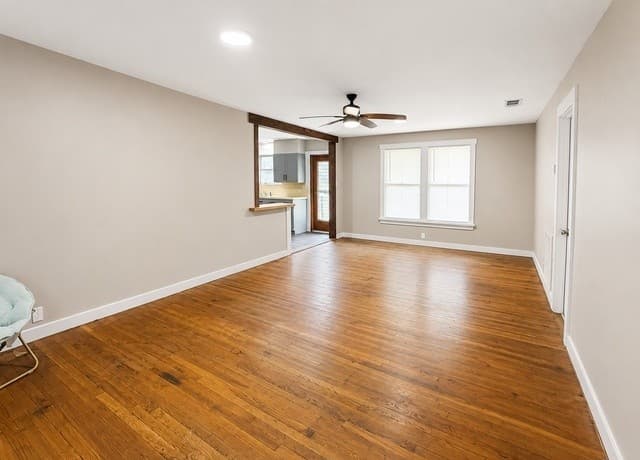 1106  Palm, Jourdanton, TX 78026 — photo 4