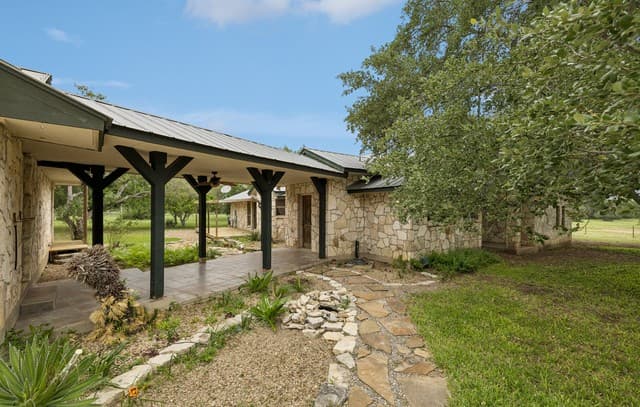 4125  County Road 251, Hondo, TX 78861 — photo 3
