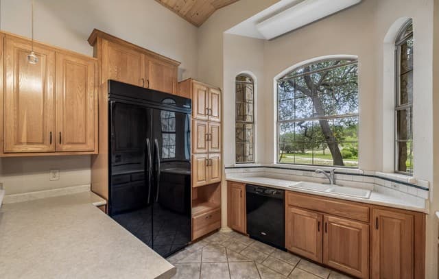 4125  County Road 251, Hondo, TX 78861 — photo 9