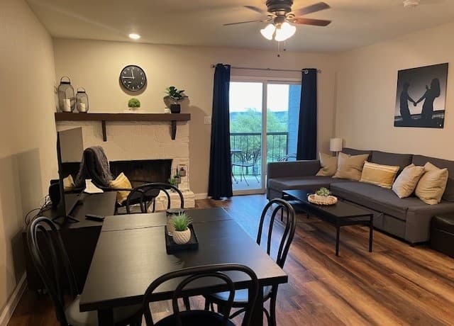 943  Parkview Unit APT C3, Canyon Lake, TX 78133 — photo 3