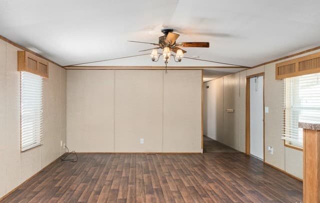 311 N Reed St, Pleasanton, TX 78064 — photo 11