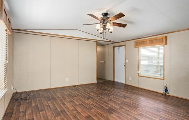 311 N Reed St, Pleasanton, TX 78064 — photo 12
