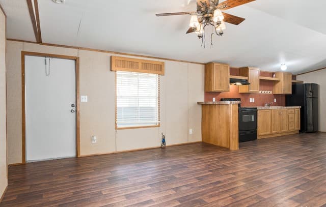 311 N Reed St, Pleasanton, TX 78064 — photo 13