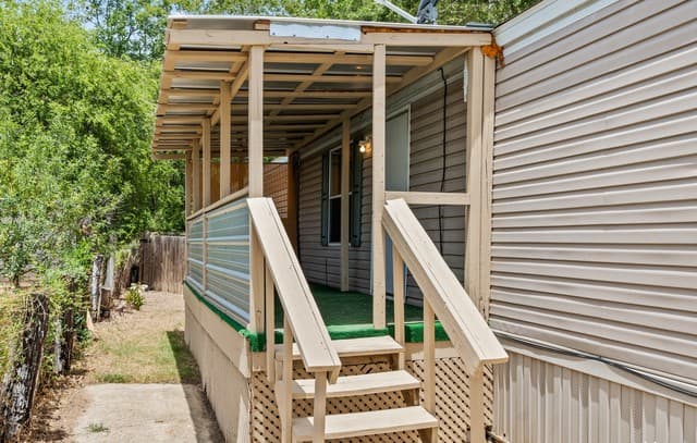 311 N Reed St, Pleasanton, TX 78064 — photo 3