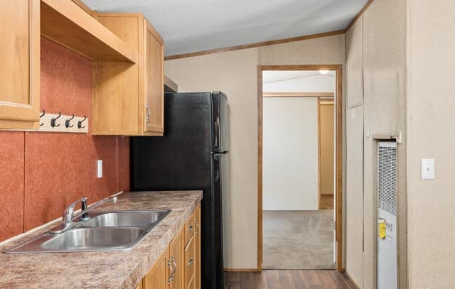 311 N Reed St, Pleasanton, TX 78064 — photo 9