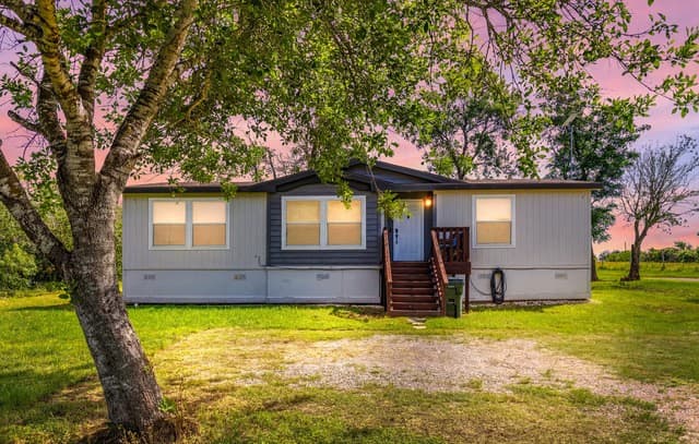 3876  County Road 427