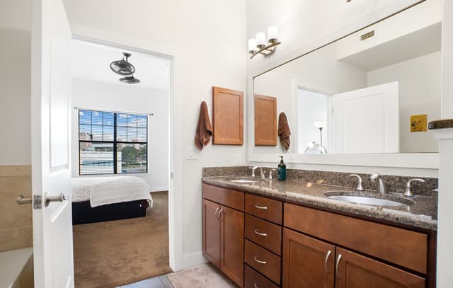 7342  Oak Manor Unit 1302, San Antonio, TX 78229 — photo 22
