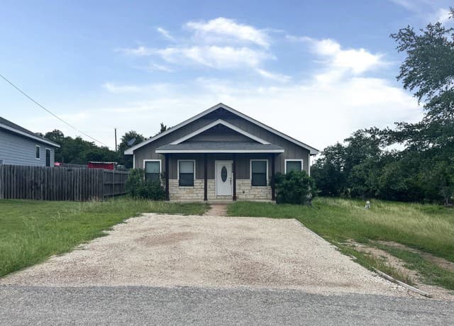 1491 Live Oak Dr