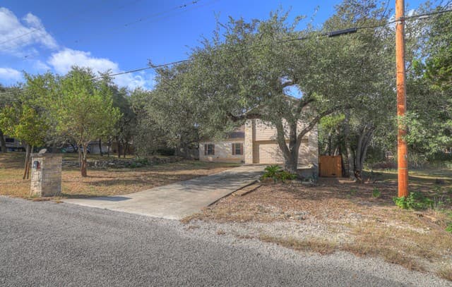 1060  Somerset, Canyon Lake, TX 78133 — photo 10