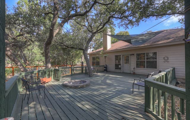 1060  Somerset, Canyon Lake, TX 78133 — photo 14