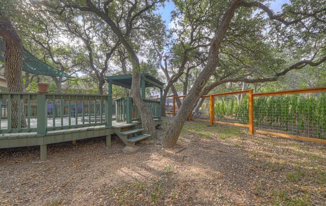 1060  Somerset, Canyon Lake, TX 78133 — photo 20