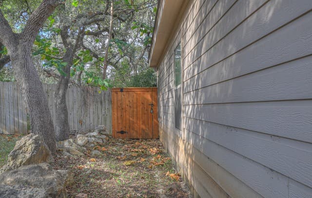 1060  Somerset, Canyon Lake, TX 78133 — photo 22