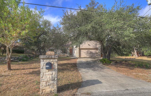 1060  Somerset, Canyon Lake, TX 78133 — photo 3