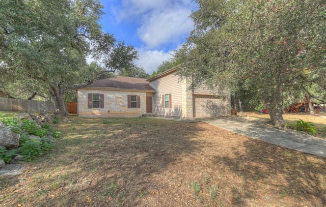 1060  Somerset, Canyon Lake, TX 78133 — photo 8
