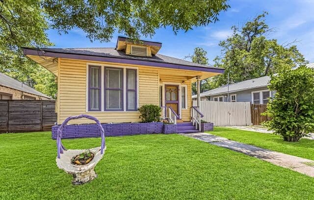 631  Cedar St, San Antonio, TX 78210 — photo 2