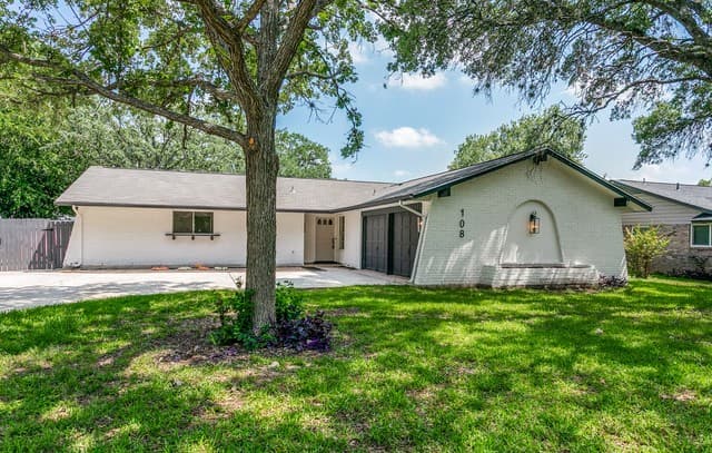 108 Patrick Henry Dr