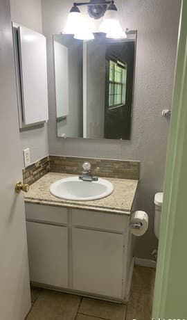 8503  Glen Ct, San Antonio, TX 78239 — photo 11