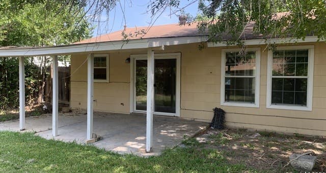 8503  Glen Ct, San Antonio, TX 78239 — photo 16