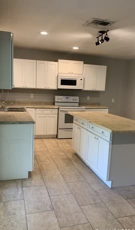 8503  Glen Ct, San Antonio, TX 78239 — photo 6