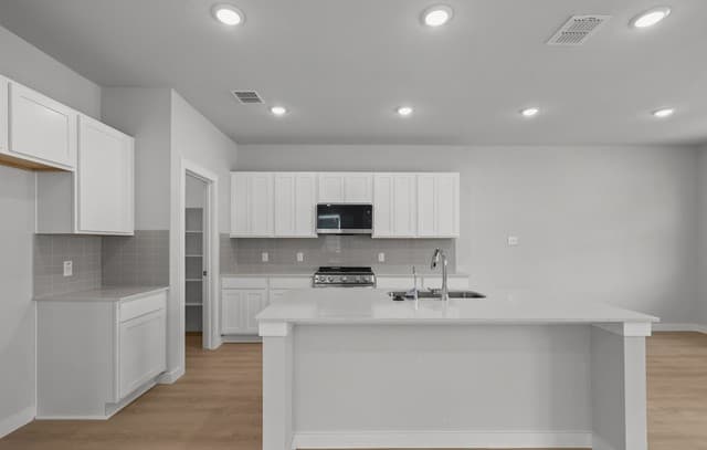 9954  Chavaneaux Lndg, San Antonio, TX 78221 — photo 11
