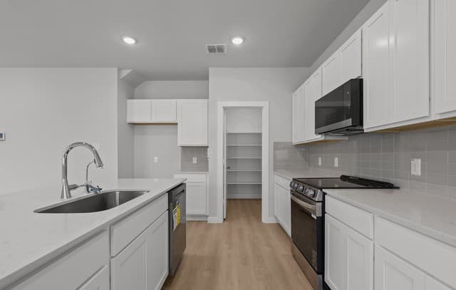 9954  Chavaneaux Lndg, San Antonio, TX 78221 — photo 9