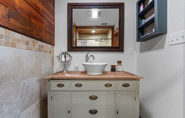 208  Oak Bend Dr, La Vernia, TX 78121 — photo 25