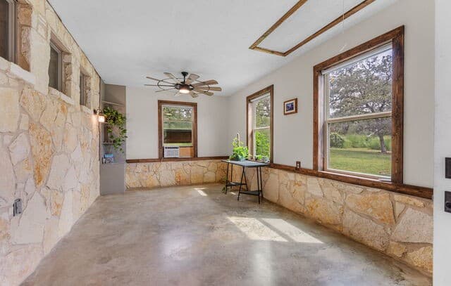 208  Oak Bend Dr, La Vernia, TX 78121 — photo 5