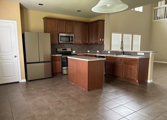 1810  Golden Maple, San Antonio, TX 78245 — photo 6