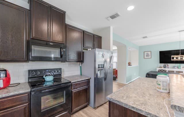 8422  Brazos Pt, San Antonio, TX 78252 — photo 7