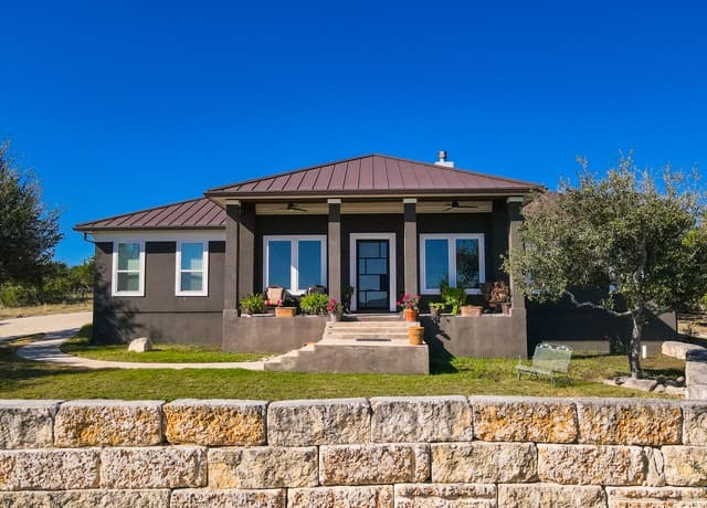 221 Bentwood Dr