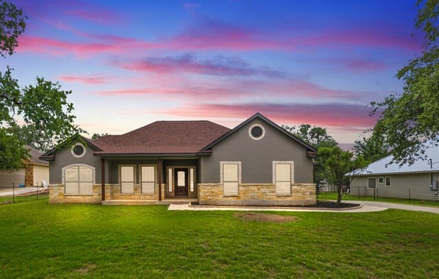 1211 Mossy Hollow