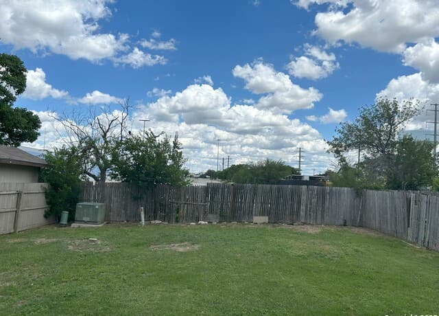 2126  Hollow Circle, San Antonio, TX 78227 — photo 15