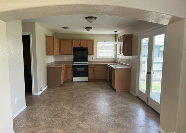 2126  Hollow Circle, San Antonio, TX 78227 — photo 3